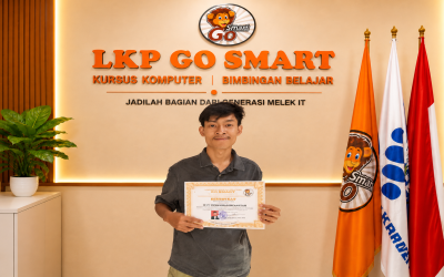 Satu Langkah Menuju Masa Depan! Ferdy Muhammad Irfansyah Berhasil Menyelesaikan Pendidikan Komputer di LKP Go Smart